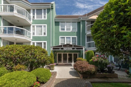 Swimming Pool Photo of 208 1695 Augusta Avenue, Burnaby, BC
