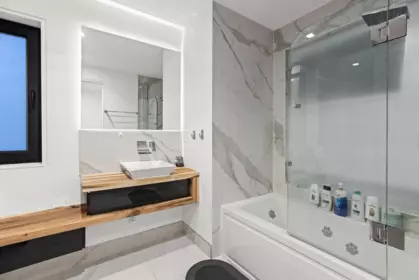 Mudroom Photo of 1035 Greenwood Place, West Vancouver, BC