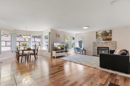 Breakfast Nook Photo of 7304 Mount Thurston Drive, Chilliwack, BC