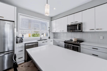 Breakfast Nook Photo of 2 1938 North Parallel Road, Abbotsford, BC