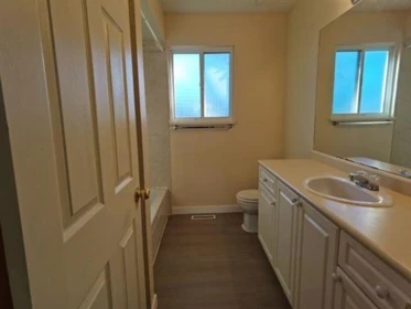 Kitchen Photo of 15622 Thrift Avenue, White Rock, BC