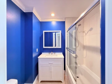 Guest Bathroom Photo of 6722 Kneale Place, Burnaby, BC