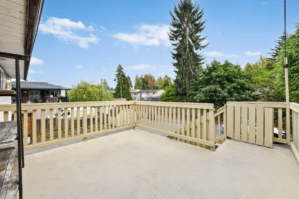 Kitchen Photo of 17424 64 Avenue, Surrey, BC