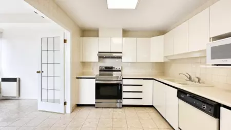 Primary Bedroom Photo of 502 6521 Bonsor Avenue, Burnaby, BC