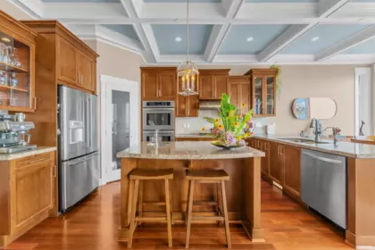 Dining Area Photo of 14792 Oxenham Avenue, White Rock, BC