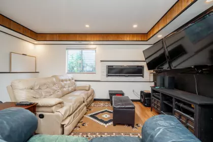 Hallway Photo of 6304 135a Street, Surrey, BC