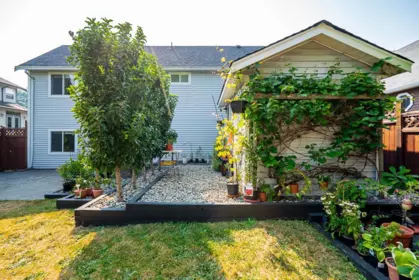 Swimming Pool Photo of 6304 135a Street, Surrey, BC