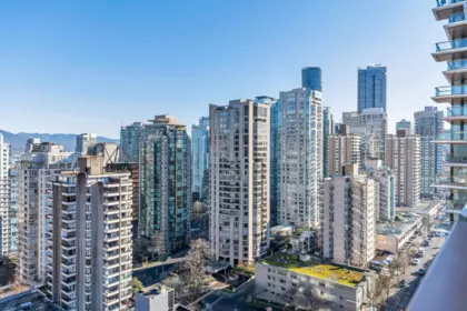 2204 1482 Robson Street, Vancouver, BC, Vancouver — Apartment/Condo for sale
