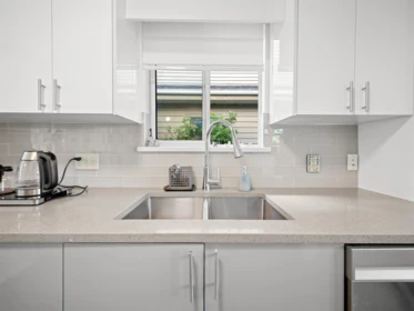 Kitchen Island Photo of 8 815 Tobruck Avenue, North Vancouver, BC