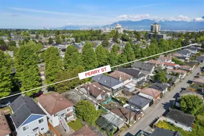 Family Room Photo of 4412 Perry Street, Vancouver, BC