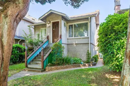 Kitchen Photo of 4412 Perry Street, Vancouver, BC