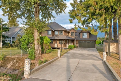 Living Room Photo of 8878 Upper Prairie Road, Chilliwack, BC