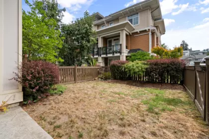 Front Yard Photo of 26 45290 Soowahlie Crescent, Chilliwack, BC