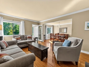 Dining Area Photo of 295 W 17th Avenue, Vancouver, BC