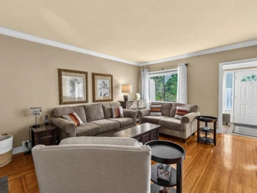 Family Room Photo of 295 W 17th Avenue, Vancouver, BC