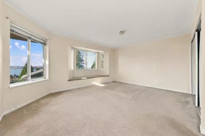 Bedroom 4 Photo of 423-425 E 2nd Street, North Vancouver, BC
