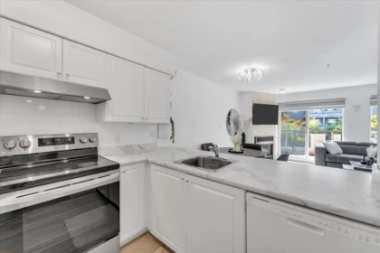 Kitchen Photo of 315 7505 138 Street, Surrey, BC