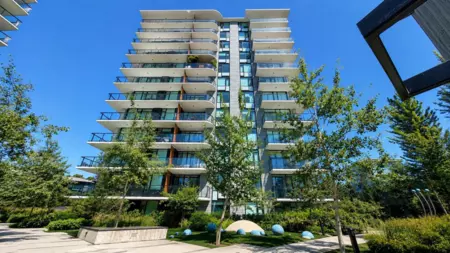 1301 8761 University Crescent, Burnaby, BC, Burnaby — Apartment/Condo for sale