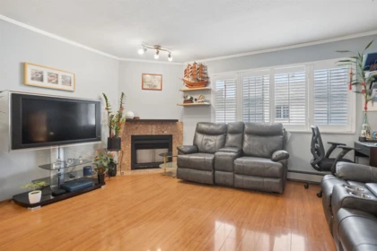 Kitchen Island Photo of 30 8700 Bennett Road, Richmond, BC