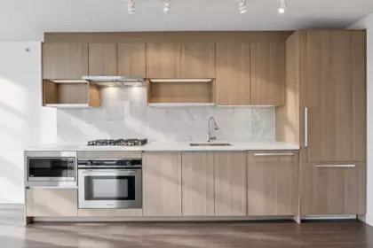 Kitchen Island Photo of 809 13750 100 Avenue, Surrey, BC