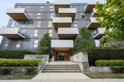 Swimming Pool Photo of 308 5089 Quebec Street, Vancouver, BC