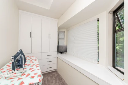 Basement Recreation Room Photo of 9884 158a Street, Surrey, BC