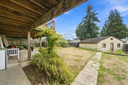 Breakfast Nook Photo of 1912 London Street, New Westminster, BC
