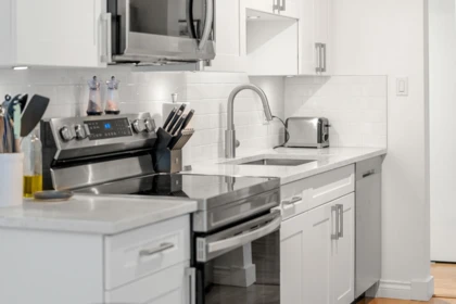 Breakfast Nook Photo of 204 150 E 5th Street, North Vancouver, BC
