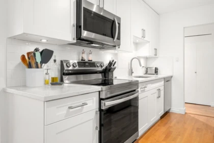 204 150 E 5th Street, North Vancouver, BC, North vancouver — Apartment/Condo for sale