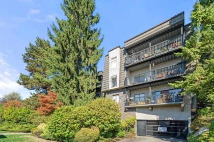 Fitness Center Photo Near 204 150 E 5th Street, North Vancouver, BC