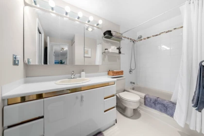 Hot Tub / Spa Photo of 204 150 E 5th Street, North Vancouver, BC