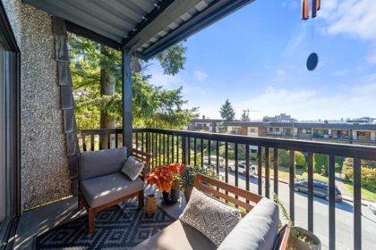 Office / Den Photo of 204 150 E 5th Street, North Vancouver, BC