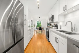 204 150 E 5th Street, North Vancouver, BC
