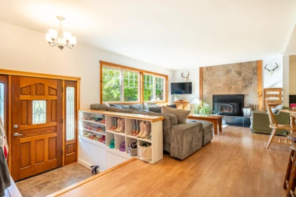 Dining Area Photo of 9158 Sunshine Coast Highway, Halfmoon Bay, BC