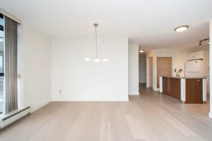 712 175 W 1st Street, North Vancouver, BC, North Vancouver — Apartment/Condo for sale