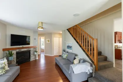 897 Oceanmount Boulevard, Gibsons, BC, Gibsons — Single Family Residence for sale