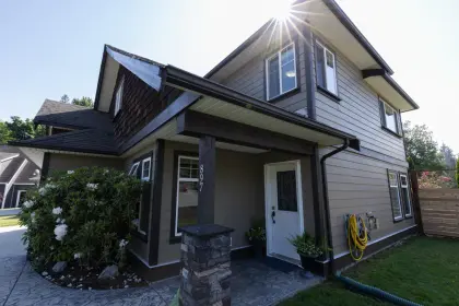 897 Oceanmount Boulevard, Gibsons, BC, Gibsons — Single Family Residence for sale