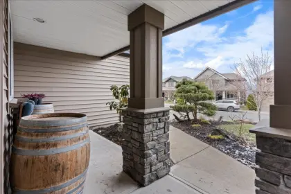 5702 Kestrel Drive, Chilliwack, BC, Chilliwack — Single Family Residence for sale