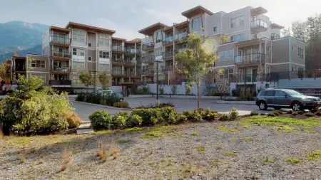 204 1150 Bailey Street, Squamish, BC, Squamish — Apartment/Condo for sale