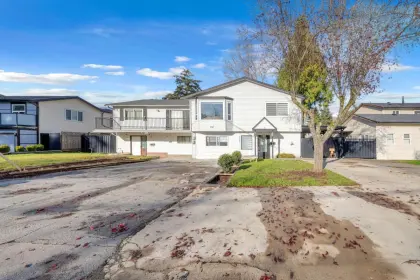 12649 93 Avenue, Surrey, BC, Surrey — Half Duplex for sale