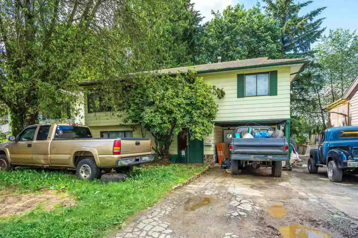 Living Room Photo of 32374 Ptarmigan Drive, Mission, BC