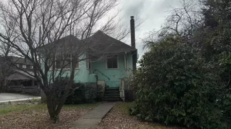 317 W 15th Street, North Vancouver, BC, North Vancouver — Single Family Residence for sale
