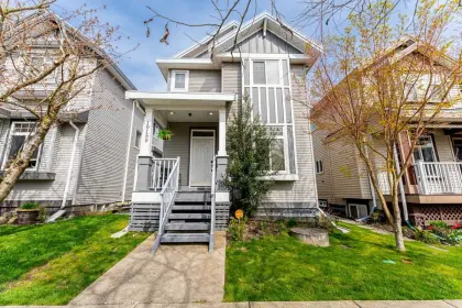 19159 70 Avenue, Surrey, BC, Surrey — Single Family Residence for sale