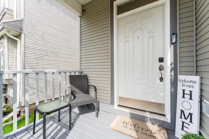 19159 70 Avenue, Surrey, BC, Surrey — Single Family Residence for sale