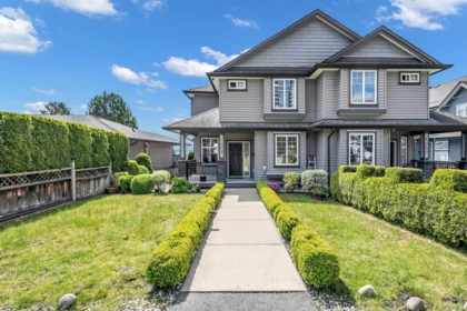 1052 Charland Avenue, Coquitlam, BC, Coquitlam — Half Duplex for sale