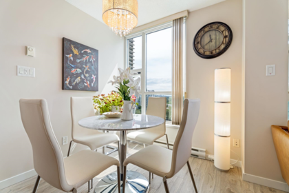2102 2200 Douglas Road, Burnaby, BC, Burnaby — Apartment/Condo for sale