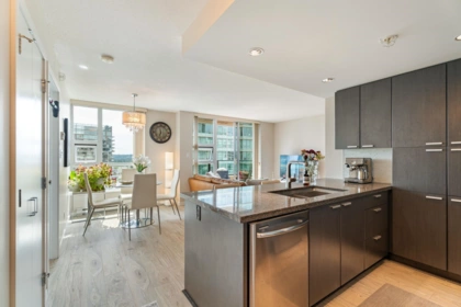 2102 2200 Douglas Road, Burnaby, BC, Burnaby — Apartment/Condo for sale