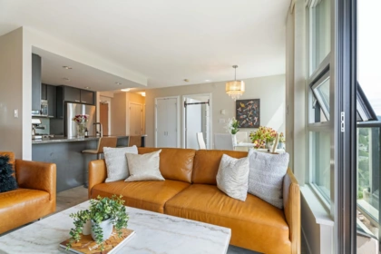 2102 2200 Douglas Road, Burnaby, BC, Burnaby — Apartment/Condo for sale