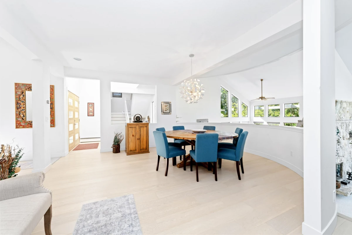 Breakfast Nook Photo of 24325 126 Avenue, Maple Ridge, BC