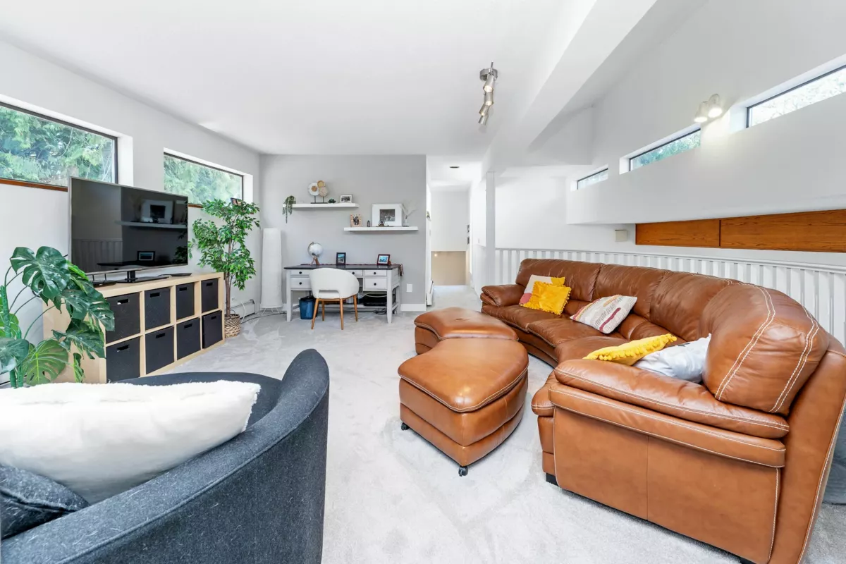Entry Foyer Photo of 24325 126 Avenue, Maple Ridge, BC